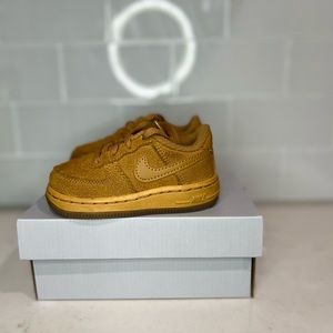 Baby Nike Air Force 1 Suede sz.5C